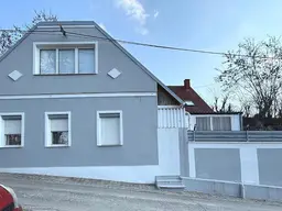 Charmantes Einfamilienhaus mit Weinkeller, Garten &amp; Loggia – Sofort beziehbar!
