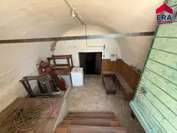 Schrattenberg - Verzaubernde Weinkeller mit atemberaubender Fernsicht und zusätzlichem Grundstück