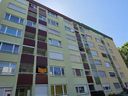 1. Bezug nach Renovierung: Große 1 (2) - Raum-Wohnung