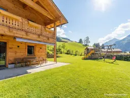 Hochwertiges Vollholzhaus mit moderner Technik