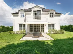 FAST ERSTBEZUG! Villa in Fontana zu verkaufen!