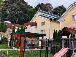 ***Komplett möbliertes Haus in Weidling mit eigenem Aufzug, 3 Terrassen und riesigem Garten purer Luxus für 5.500 im Monat!***