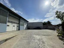800 m² HALLEN FÜR LAGER/WERKSTATT UND 1.100 m² AUSSENFLÄCHEN NÄHE SIEGENDORF/EISENSTADT!