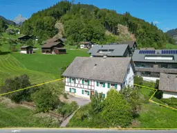 Zwischen Bergen und Tradition – Grundstück mit Altbestand in Tschagguns