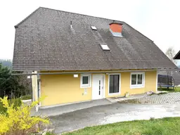 Viel Platz, viele Möglichkeiten – Wohnhaus mit Raum für eigene Ideen 