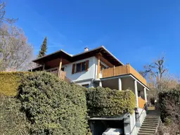 Charmantes Haus mit liebevollem Garten