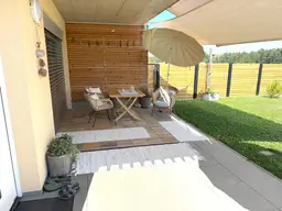 Stilvolles Eckreihenhaus mit sonniger Terrasse und grünem Rückzugsort in Ruhelage