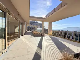 Exklusives Penthouse mit spektakulärer Dachterrasse und Weitblick - Erstbezug