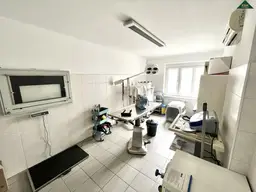 KOMPLETT EINGERICHTETE TIERARZTPRAXIS IM 2. BEZIRK