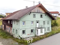 Waldzell - Baufälliges Bauernhaus im Dorfgebiet