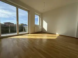 Schöne 3-Zimmer Wohnung mit Loggia und Balkon