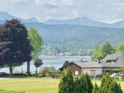 *SEENAH* gepflegte und geräumige 3-ZI-Dachgeschosswohnung mit Carport