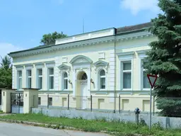 Außergewöhnliches Herrenhaus mit traumhaftem Garten