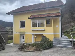 LIEGENSCHAFT IN ABSOLUTER ALLEINLAGE! RUND 140 m² WOHNFLÄCHE! 2 GARAGEN!