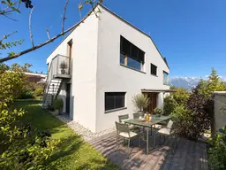 Wohnen in sonniger Aussichtslage - Moderne Doppelhaushälfte mit Garten