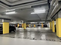 Garagenstellplatz nahe Kagraner Platz U1