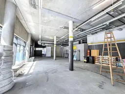 370m2 moderne Loft-Shopfläche | 4m Raumhöhe