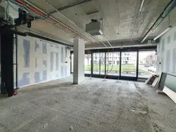 ERSTBEZUG - Geschäftslokal bei den DC-Flats