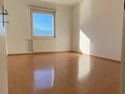 unmittelbare Uni/Kiniknähe: wg-geeignete 2 Zimmer-DG-Büro/Wohnung - Provision bezahlt der Abgeber