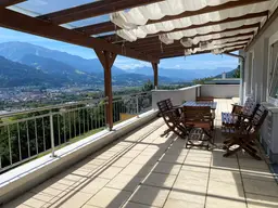  4-Zimmer-DG-Wohnung mit riesiger Sonnenterrasse samt Panoramablick und 2 Autostellplätzen in Aussichtslage von Fritzens