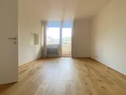 sanierte 4 Zimmerwohnung mit Süd- und Nordbalkon in unmittelbarer Klinik/Uninähe – WG-geeignet