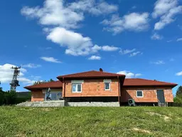 Bestlage im sonnigen Südburgenland: Stilvoller, moderner Neubau-BUNGALOW mit Terrasse, Garten, Garage mit Fernblick in Ruhelage auf 1.541m² Grundfläche!