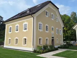 Klassische Architektur, zeitgemäßer Komfort – Raum für anspruchsvolles Wohnen