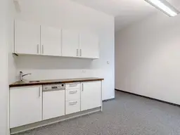 Attraktive Gewerbeeinheit im Erdgeschoss