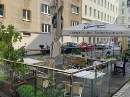 Traditionsbetrieb in Margareten – Voll ausgestattetes Gastronomielokal mit großem Schanigarten &amp; treuem Kundenstamm in zentraler Lage