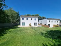 Nähe Wien - Exklusiver Wohngenuss in sonniger Ruhelage mit Garten, Terrasse und KFZ-Stellplätze