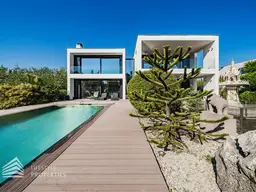5-Zimmer Designvilla mit großartigen Garten und Pool, Stadtgrenze