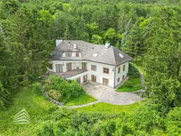 Luxus-Landhausvilla in Ruhelage mit traumhaftem Blick