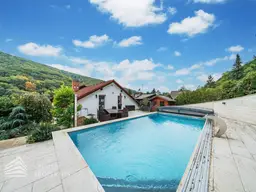 Luxuriöse Villa im Wienerwald – Beheizter Salzwasserpool, Gartenparadies &amp; Premium-Parkmöglichkeiten