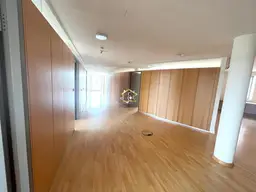 Repräsentative Büroetage mit Potenzial zur Umwandlung in moderne Wohnungen im Zentrum von Mödling.