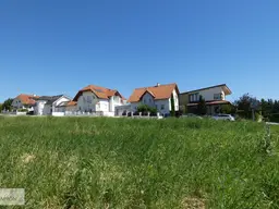 TOP LIEGENSCHAFT IN JUNGER MODERNER SIEDLUNG