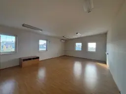 Neusiedl am See - modernes, großzügiges Wohn- bzw. Bürogebäude