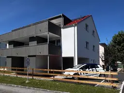 Außergewöhnliche 3-Zimmer-Wohnung mit großzügiger Dachterrasse