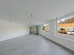 Moderne Gewerbefläche in Hirtenberg: Viel Raum für Ihre Ideen!