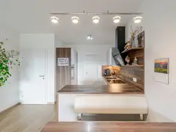 Moderne Neubauwohnung mit 12 m² Balkon und zwei Stellplätzen