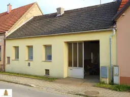 Renovierungsbedürftiges und dennoch charmantes Landhaus mit uneinsichtigem, begrüntem Innenhof in Palterndorf!