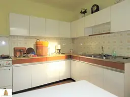 Renovierungsbedürftiges und dennoch charmantes Landhaus mit uneinsichtigem, begrüntem Innenhof in Palterndorf!