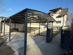 Mehrfamilienhaus mit Garten, Terrasse &amp; Parkplatz