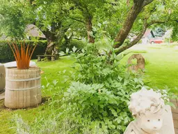 SOMMERAKTION - VOLL MÖBLIERTES HAUS MIT TRAUMGARTEN - Preis auf Anfrage