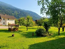 Gartenidylle und Bestandshaus mit Potenzial