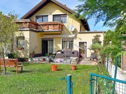 Stilvolles Wohnen in gepflegtem Haus mit Garten und Garage in 1230 Wien - perfekt für Familien!