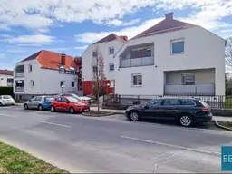 2-Zimmerwohnung im 1. OG mit Loggia