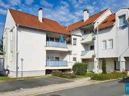 3-Zimmerwohnung im 1.OG mit Loggia