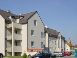 3-Zimmerwohnung im 1. OG mit Loggia 