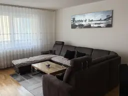 Helle 4-Zimmer-Wohnung mit Balkon im EG