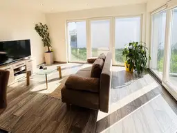Modernes Einfamilienhaus mit großem Garten und Garage in Potzneusiedl